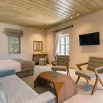 Hotel Village 3*