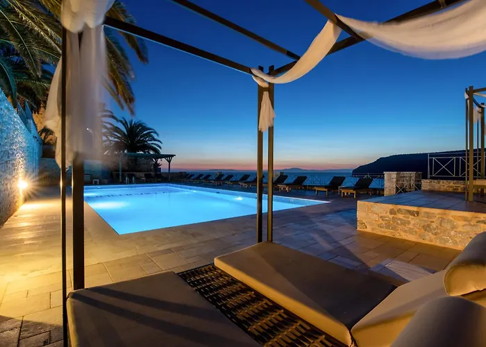 Village Ξενοδοχείο 3*