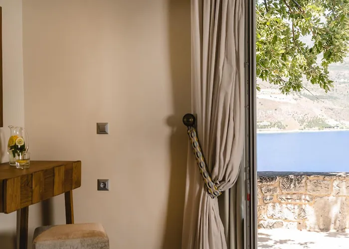 Ξενοδοχείο Village 3*