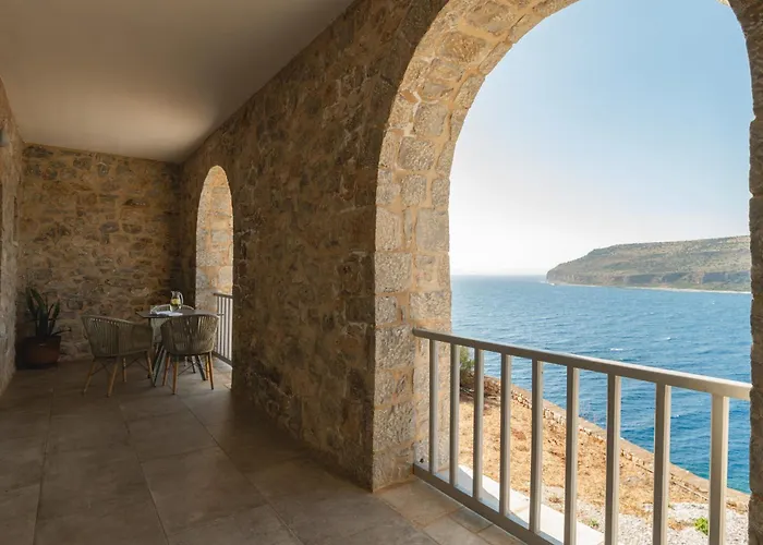 Ξενοδοχείο Village 3*