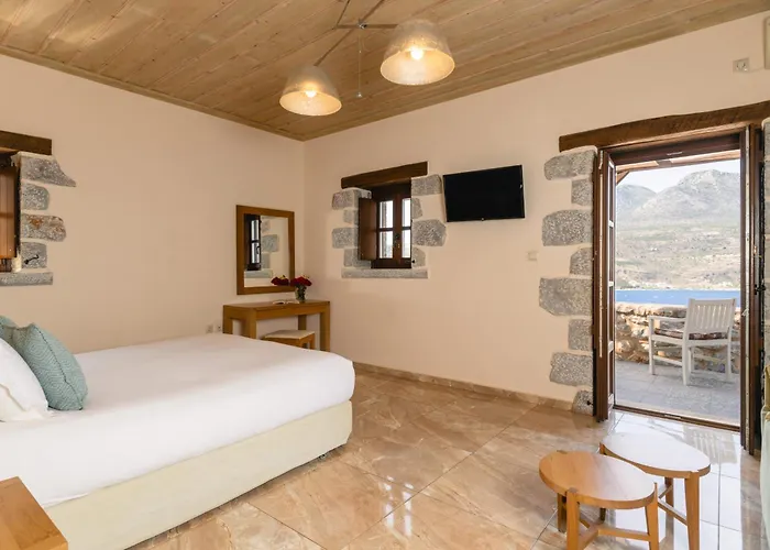 Village Ξενοδοχείο 3*